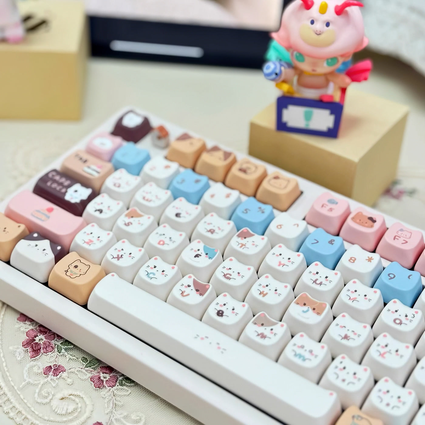 Cute Sea Salt Cat Keycaps Set Kawaii Cartoon Themed MAO Keycaps for Mechanical Keyboards
